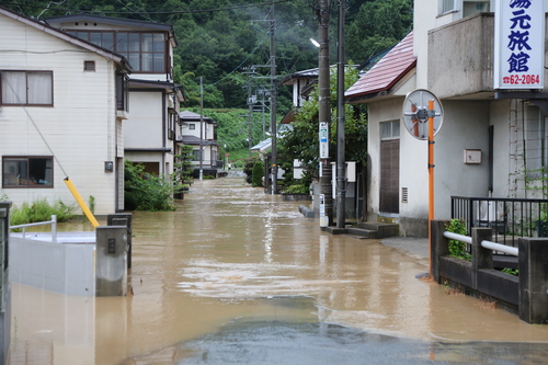 川沿い1_3Y7A3816_08040457