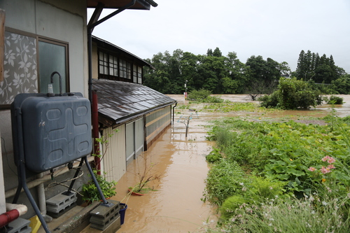 川沿い2_3Y7A3817_08040459